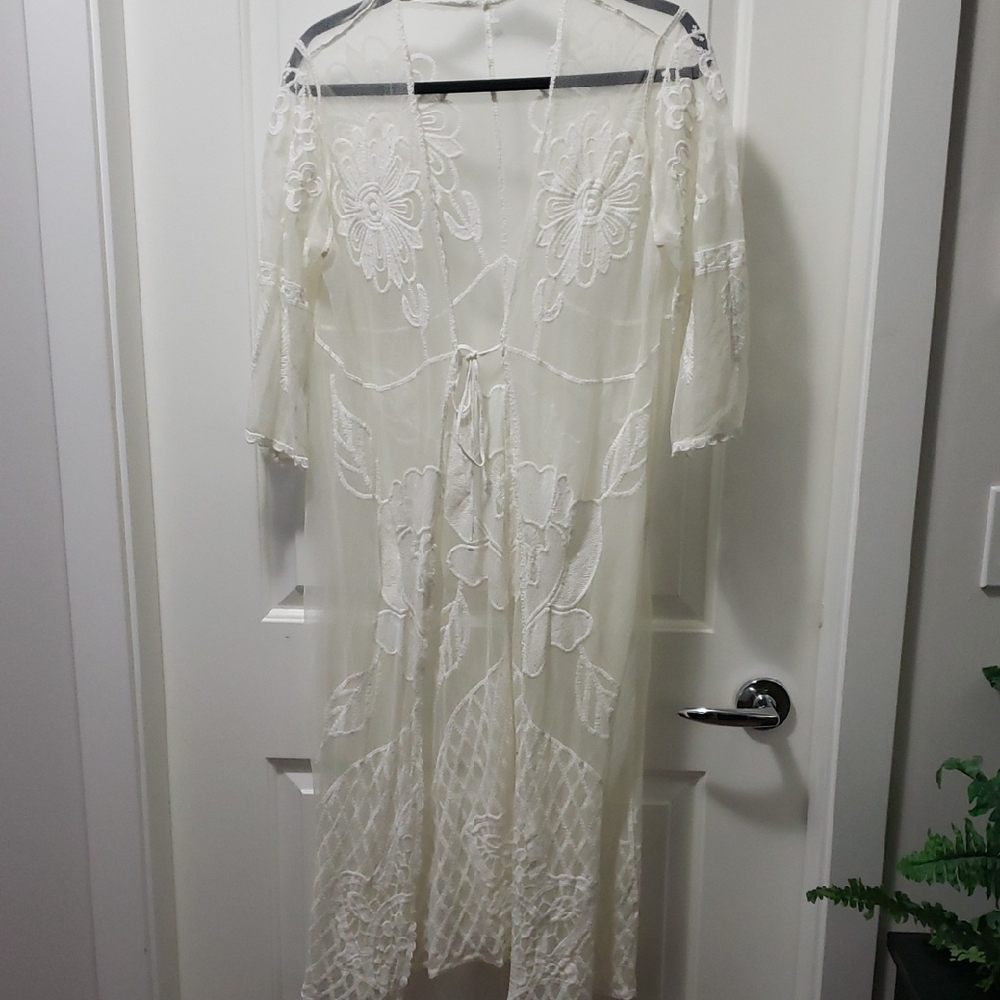 Elegant Cream Lace Cover-Up